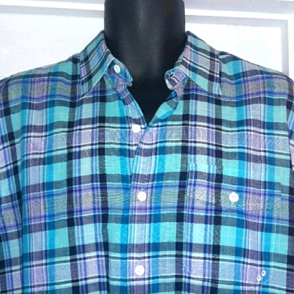 IZOD Plaid Short Sleeve Shirt, M - Picture 3 of 5